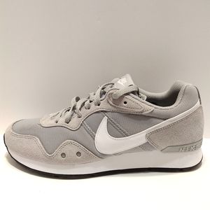 Nike Venture Runner